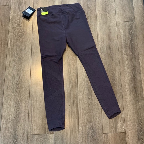 🆕-Nike Epic Lux Tight Fit (XS) - Picture 2 of 8